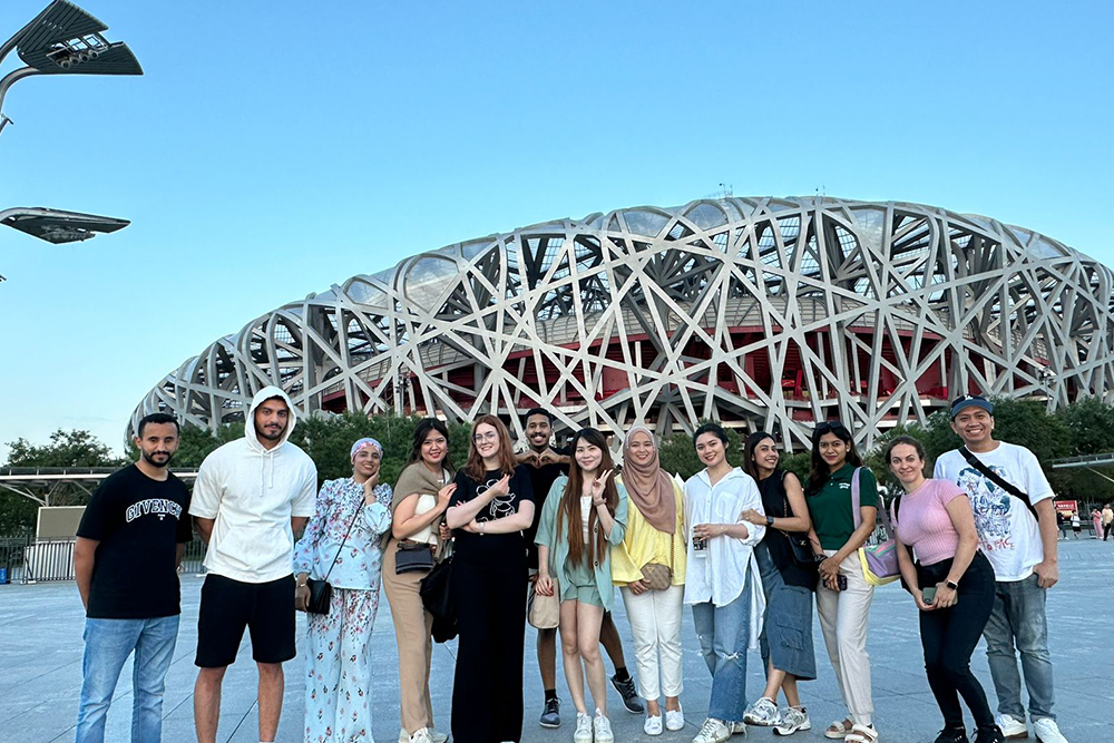 Tour 4 ,  Panda house . Summer Palace . Pearl factory . Olympic Center . Take a rickshaw go through hutong and visit a local family .  Yandaixiejie Hutong and Houhai lake .