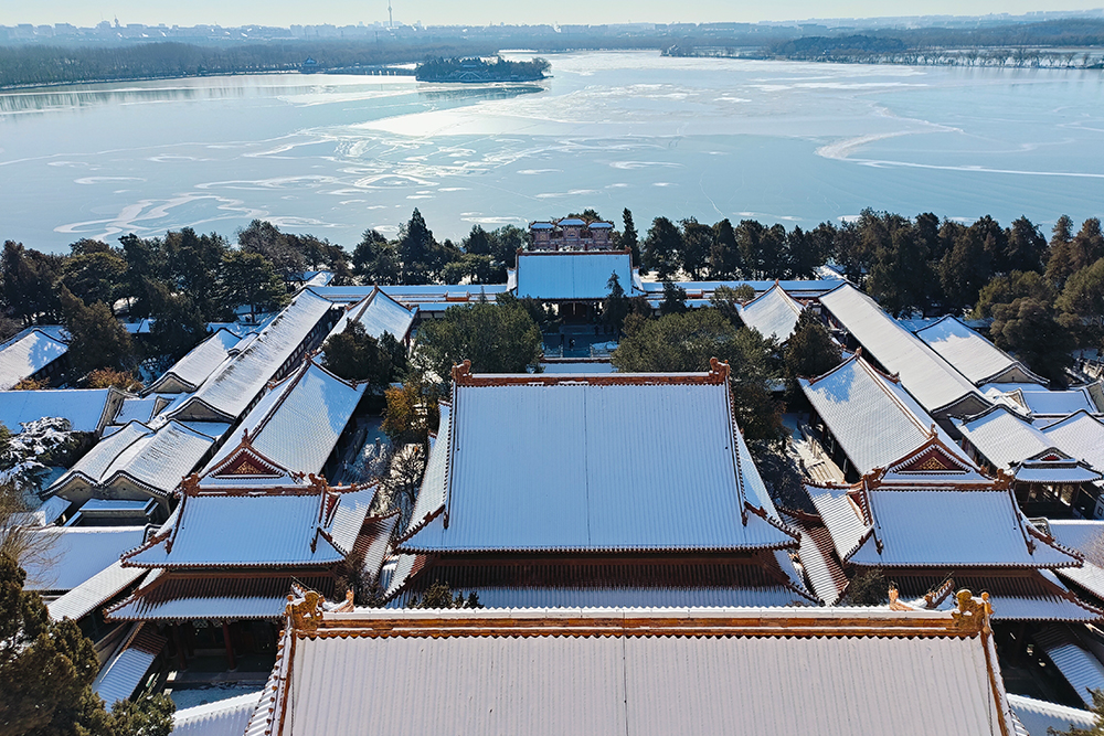 Tour 4 ,  Panda house . Summer Palace . Pearl factory . Olympic Center . Take a rickshaw go through hutong and visit a local family .  Yandaixiejie Hutong and Houhai lake .
